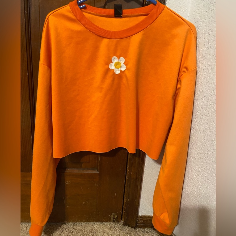 Orange daisy crewneck